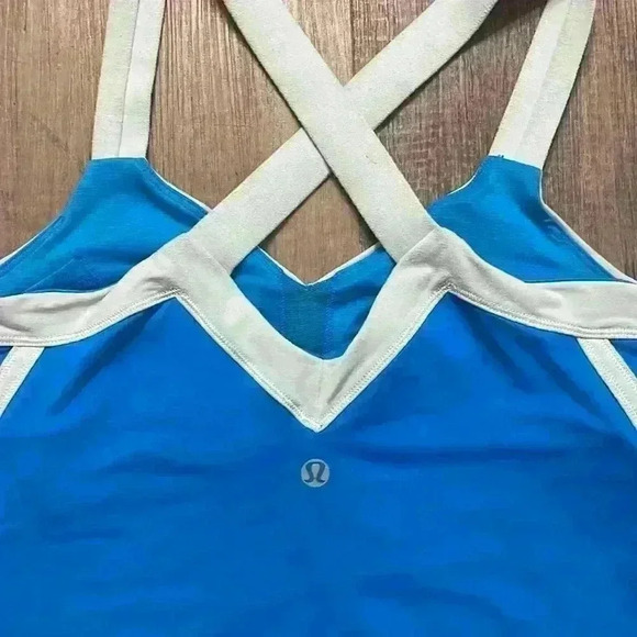 Lululemon Run: Mile A Minute Tank
Beach Blanket Blue / Aquamarine size 6 - Picture 13 of 15